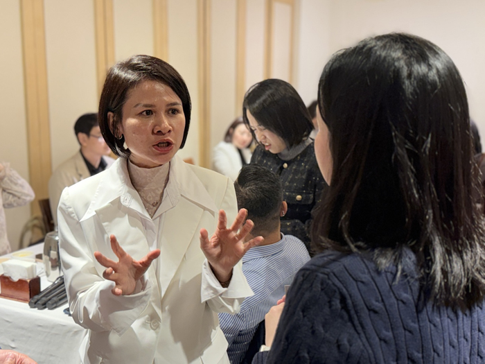 에디터 사진